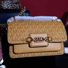 Brand New Bags Michael Kors, Michael Kors Crossbody, Accessories Fashion, Michael Kors Bag, Yellow Black, Black N Yellow, Crossbody Bags, Michael Kors, Bag Lady