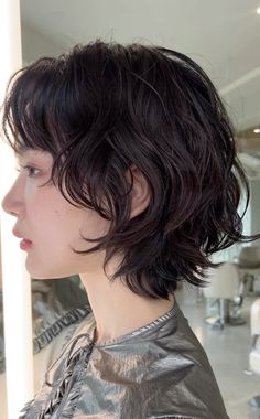 Bangs For Short Wavy Hair, Short Perm Women, Layered Bob Wavy Hair, Short Hair With Perm, Perm Hair Short, Permed Short Hair, Short Wavy Haircuts With Bangs, Short Wavy Hair With Bangs, Wavy Short Hairstyles