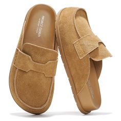 PRICES MAY VARY. 𝗚𝗲𝗻𝘂𝗶𝗻𝗲 𝗟𝗲𝗮𝘁𝗵𝗲𝗿 𝗨𝗽𝗽𝗲𝗿: Crafted with 100% premium leather upper, these clogs bring a touch of sophistication to any outfit. Ideal for casual outings or workplace wear, they effortlessly blend style and comfort, making them a must-have in your women's shoes collection. 𝗠𝗲𝗺𝗼𝗿𝘆 𝗙𝗼𝗮𝗺 𝗣𝗮𝗱𝗱𝗶𝗻𝗴: Experience superior comfort with memory foam insoles that provide personalized cushioning and reduce foot fatigue. Perfect for everyday wear, these women shoe Casual Closed Toe Shoes, No 6 Clogs, Cute Slip On Shoes, Leather Clogs Outfit, Womens Winter Shoes, Fall Clogs, Casual Womens Shoes, Grounding Shoes, Winter Shoes Women