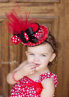 Minie Mouse Party, Hats With Ears, Disney Bands, Headband Ideas, Diy Mickey Ears, Mini Hats, Reborn Toddler Dolls, Hat Day