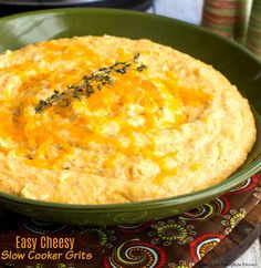 an easy cheesy slow cooker grits recipe