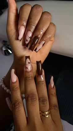 Brown Skin Acrylic Nails, Fall Nails Black Girls Short, Brown Cute Nail Designs, Nails For Brown Skin Tone Summer, Pretty Nails For Fall Acrylic, Simple November Nails Almond, Simple Brown Nails Design, November Nails Medium Length, Cute Nails Thanksgiving