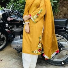 Simple Cotton Suit, Embroidery Suits Punjabi Party Wear, Kurti Designs Pattern, Cotton Designer Suits, Latest Kurti Designs Pattern, New Punjabi Suits, Designer Suits For Wedding, Latest Kurti Designs