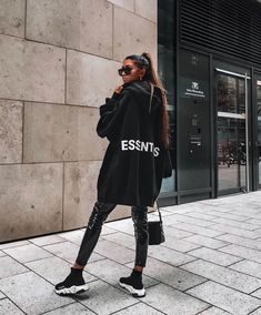 Streetwear Girl, Looks Street Style, Looks Black, Leggings Casual, Fashion Mode, Looks Style, Mode Inspiration, Winter Fashion Outfits, Teen Fashion Outfits