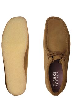 Elevate Your Everyday Style with the Clarks Originals Wallabee Low Men's Cola Suede 26155518 Experience the perfect blend of comfort and fashion with the Clarks Originals Wallabee Low Men's Cola Suede 26155518, a shoe that redefines your casual wardrobe! Step into luxury with the rich cola brown suede that envelops your feet like a second skin, providing not just style but also an exceptional fit. This iconic shoe, with its distinguished moccasin construction and clean lines, is more than just f Clarks Shoes Mens, Mens Leather Chukka Boots, Leather Chukka Boots, Spring Step Shoes, Leather Slip On Shoes, Mens Black Leather, Clarks Originals, Green Suede, Clarks Shoes