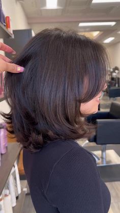 Short To Medium Hair, Haircuts For Medium Length Hair, Layered Haircuts For Medium Hair, Hairstyles For Layered Hair, Short Hair Tutorial, Haircuts For Medium Hair, Haircuts Straight Hair, Short Hair Haircuts