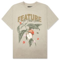 The Apple Blossom Tee in an Oil Green hue is made from cotton and features a comfortable crew neck. It showcases screen-printed branding and a graphic on the front, offering a distinctive look. 100% Cotton Crew neck Screen printed branding & graphic on the front Style No: F051724X04 Fenty Creepers, Puma X Fenty, Summer Style Guide, Fenty X Puma, Button Outfit, 1017 Alyx 9sm, Polo Sweatshirt, Air Max Women, Easy Rider