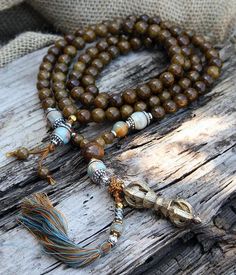 Jade Mala, Mens Chains, Hip Jewelry, Meditation Bracelet, Inspirational Bracelets, Beaded Jewelry Designs, Mala Necklace, Gem Stones, Gifts For Everyone