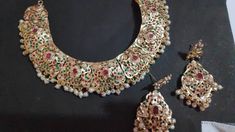 Check out this item in my Etsy shop https://www.etsy.com/listing/1266005176/veroniq-trends-elegant-gold-plated-jadau Meenakari Jewellery, Jadau Necklace, Jewellery Kundan, Molten Gold, Necklace With Pearls, Kundan Jewelry, Pure Form, Engagement Party Wedding, Be Natural