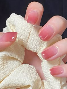 Nail Color Gradient, Peach Gradient Nails, Reddish Pink Nails, Cute Pink Short Nails, Syrup Nails, Pink Gradient Nails, Nails Short Pink, Fake Nails Designs, Korean Nail Art