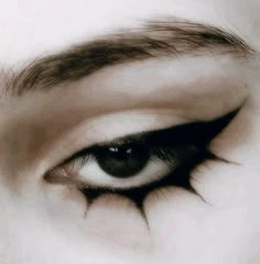 Maquillage Goth, Goth Eye Makeup, Black And White Makeup, Punk Makeup, Cute Eye Makeup, Alt Makeup, Graphic Makeup, Swag Makeup, White Makeup