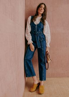 Fitted and straight leg;Removable belt;V-neckline;Zip fastening on the front;Inside leg length: 68 cm (on a size EU36/UK8) Jean Jumpsuit Outfit, Blue Jumpsuits Outfit, Blue Jean Jumpsuit, Denim Jumpsuit Outfit, Autumn Fashion Work, Orange Outfits, Jumpsuit Fall, Style Parisienne, Jumpsuit Fitted