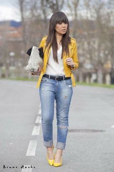 Walking Down The Street, Formal Office, Office Casual Outfit, Athleisure Trend, Elegante Casual, Yellow Jacket, Casual Work Outfits, Looks Style, Office Outfits