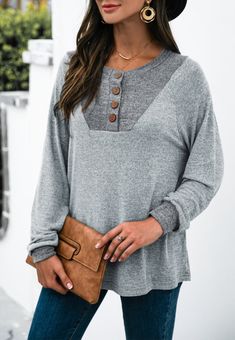 The EMES SHOP sweater is detailed with a beautiful two tone design. Features a round neck line. henley style. long sleeves. and loose fit. Pair it with leather leggings and boots for a cute fall look.MATERIAL:95% Polyester 5% SpandexMEASUREMENTS: Product Length 25.19"-26.37"in 4-6-Small | Waist: 25-26.5in | Chest: 33-34.5in 6-8-Medium | Waist: 26.5-28in | Chest: 34.5-36in 8-10-Large | Waist: 28-29.5in | Chest: 36-37.5in 10-12-X-Large | Waist: 29.5-31in | Chest: 37.5-39in MEASUREMENTS: Product Le Henley Sweater, Women Long Sleeve Tops, Women Wholesale, Complete Outfits, Softest Sweater, Top Women, Small Waist, Leather Leggings, Women's Tops