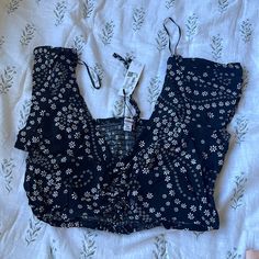 Garage Floral Crop Top Black Floral Print Sleeveless Crop Top, Trendy Black Floral Print Crop Top, Black Floral Print Crop Top For Party, Black Crop Top, Floral Crop Tops, Black Crop, Black Crop Tops, Cute Shirts, Garage