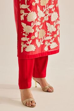 Red kurta featuring floral applique work and full sleeves. Paired with a matching trouser and embroidered dupatta with lace border., Fit: Relaxed Red Kurta, Applique Work, Kurta Set For Women, Embroidered Dupatta, Women Kurta, Straight Kurta, Lace Border, Applique Embroidery, Red Silk