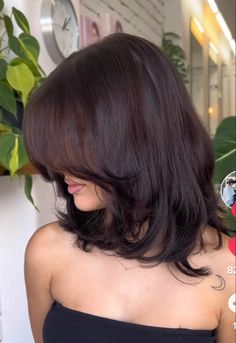 Shoulder Butterfly Haircut, Mid Length Hair Butterfly Haircut, Short Butterfly Haircut Shoulder Length, Butterfly Cut Mid Length Hair, Deep Brunette Hair Color, Layers On Short Hair, Shoulder Length Hair With Bangs, Iconic Hairstyles, Sleek Short Hair