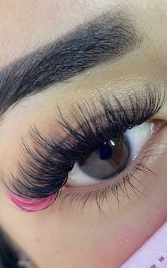 Eyelashes Extensions With Color, Lashes Extensions With Pink, Light Pink Lash Extensions, Yellow Eyelash Extensions, Eyelash Extensions With Color At The End, Cat Eye Lash Extensions With Color, Pink And Black Eyelash Extensions, Lash Extension Colors, Eyelash Transplant Model