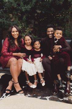 Black Family Christmas Pictures Outfits, Transformation Church, Family Holiday Pictures, Christmas Pictures Outfits, Family Portrait Outfits, Family Photo Colors, Christmas Family Photoshoot