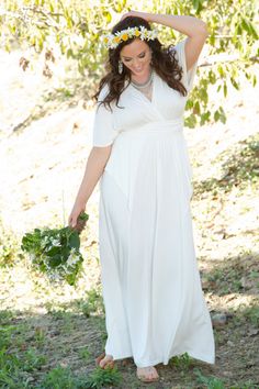 Feel like a goddess in our Indie Flair Maxi Dress. Not your typical maxi, this style is designed with dramatic features like kimono sleeves and a draped front for a layered and slightly peplum look. So flatter your curves and let your free-spirited style soar in this must-have piece! Shop for this dress and other plus size indie clothing at Kiyonna. Bridesmaid White Dresses, Plus Size Indie, Jumpsuit And Cardigan, Indie Clothing, Indie Dresses, Maxi Kimono, Evening Gown Dresses, Kimono Sleeves, Plus Size Maxi