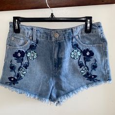 Floral Embroidered Jean Shorts. Never Worn. Like New. Size 7. Embroidered Jean Shorts, Rome Outfits, Purse Ideas, Embroidered Shorts, Denim Short, Embroidered Jeans, Clothes Ideas, Jean Shorts, Rome