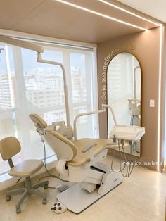 Aesthetic Dentist Office, Neutral Dental Office, Aesthetic Dental Clinic, Dental Clinic Interior Waiting Area, Dental Clinic Design, Dental Clinic Interior, Dental Design Interior, Dental Studio