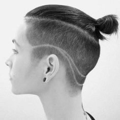 Side Quiff, Style Androgyne, Undercut Hairstyles Women, Graduated Bob Haircuts, Shaved Hair Designs, Undercut Women, Short Hair Undercut, Hair Tattoos, Wild Free