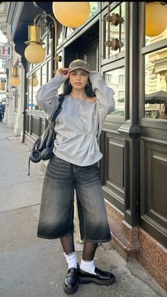 Homeless Aesthetic Outfit, Denim Capri Outfit, Homeless Aesthetic, Japan Street Style, Tuff Fits, Capri Outfits, Clothing Tips, Japan Street, Clothing Pieces