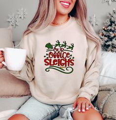 Nurse Sweatshirt, Mode Boho, Xmas Sweater, Womens Crewneck, Santa Baby, Look Plus, Funny Christmas, Graphic Tees Women, Christmas Sweatshirts