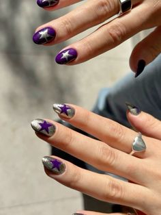 Guts Nails Olivia Rodrigo, Olivia Rodrigo Nail Inspo Guts, Guts Tour Nails, Olivia Rodrigo Nails Ideas, Olivia Rodrigo Nails Ideas Guts, Purple And White Nail Designs, Short Purple Nail Ideas, Purple Star Nails, Nails Purple And Silver