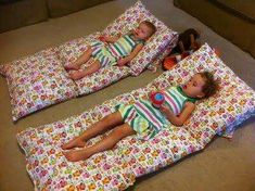 4 pillow with cases sewn together makes one great day mat or roll up sleep over mat, fold under one & make a pillow 4 Pillows, Pillow Mattress, Crafty Craft, Kids' Room