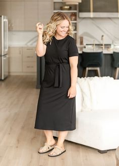 You can dress up or down this style, maternity or not, and even use it as an athletic or swim dress! This is a versatile classic dress in three colors that features a stretchy fabric, matte buttons on the back to add flexibility to your stride, along with a removable belt! This fabric is a dream, and does not cling, making it a modest staple you will wear again and again! This is a perfect plus-size dress in sizes XS-4XL. Plus Size Fall Dress, Classic Midi Dress, Season Of Life, Apostolic Fashion, Plus Size Fall, Professional Wardrobe, Church Dresses, School Dresses, Fall Dress