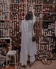 Pakistani Asthetics, Indian Aesthetic Girl, Aesthetic Indian Photography, Desi Clothes Aesthetic, Desi Photoshoot Ideas, Desi Aesthetic, Pakistani Aesthetic, Pakistan Clothes, South Asian Aesthetic