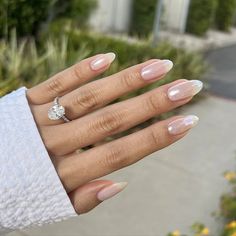 Ongles les couleurs et tendances printempsété 2023 Châtelaine Donat Glaze, Acrylic Nails Chrome, Bieber Nails, White Chrome Nails, Gold Chrome Nails, Engagement Nails, Pink Chrome Nails, Milky Nails, Chrome Nails Designs