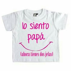 a white t - shirt with pink writing that says, la siento papa