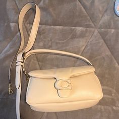 Barely Used Coach Pillow Tabby 26 Coach Pillow Tabby, Coach Pillows, Bags Coach, Coach Bags, Crossbody Bags, Bag Lady, Pillows, Cream, Women Shopping