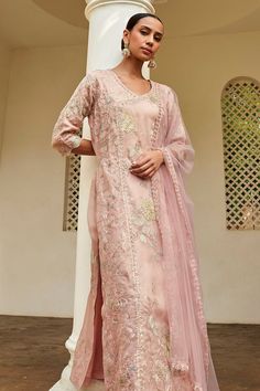 Peach straight kurta with all over floral embroidery using zardozi, aari, french knots, and multi-colour applique work. Paired with a pant with an embroidered hem and dupatta. - Aza Fashions Embroidery Zardozi, Organza Embroidery, Kurta Pant Set, Embroidered Hem, Applique Work, Straight Kurta, French Knots, Applique Embroidery, Kurta With Pants