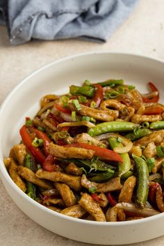 This Garlic Ginger Pork Stir Fry is a Healthy Alternative to Take-Out Pork Stir Fry Recipes, Homemade Egg Rolls, Pork Marinade, Ginger Pork, Clean Eating Chicken, Pork Stir Fry, Stir Fry Noodles, Ginger Sauce, How To Cook Pork