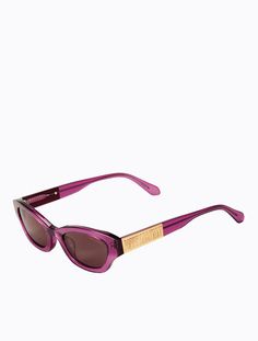 Inspired by similar styles from the 1990s the Courtney sunglasses are made from high quality, transparent aubergine acetate with matching dark purple 100% UV protected CAT2 lens. Suitable for unisex and a variety of face shapes, this style is an instant classic. Frame width: 141mm Frame height: 38mm Poppy Lissiman, The 1990s, Classic Frame, Dark Purple, Face Shapes, Sunglasses, Purple, Frame, High Quality