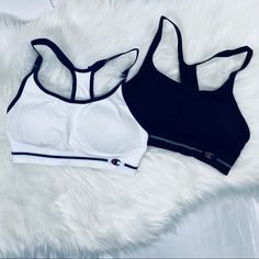 Brand New Women’s Champion Seamless Sports Bra 2pk Size L Color: White/Black Seamless Construction For All Day Comfort Removable Cups For Shape And Modesty Stretch Got Easy Movement 96% Nylon And 4% Spandex Sporty White Bra For Workout, White Sporty Workout Bra, Sporty White Training Bra, Sporty White Workout Bra, White Racerback Workout Bra, Sporty Stretch White Bra, Sporty Supportive White Bra, White Sporty Bra With Light Support, Sporty White Bra With Light Support