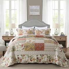 PRICES MAY VARY. Unique Style: Floral Paisley Grid Pattern with Real Stitched Embroidery Quilt Sets King Size: 1X Quilt (106 x98 Inch) + 2 X Pillowcases (20 x36 Inch) Care Instruction: Machine wash separately in cold water. Tumble dry low heat. Do not bleach Home Bedding Set:the pure cotton bedspread is accented with floral bohemian patchwork squares and hints of natural color which displays on the front of the whole bedspread making a beautiful and unique combination Craftsmanship Patchwork: ma Colorful Quilt, Patchwork Bedspread, Bedroom Traditional, Quilt Comforter, Cotton Bedspread, Coverlet Bedding, Quilted Bedspreads, Bedspread Set, Coverlet Set