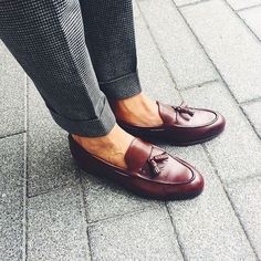 Masculine Tassel Loafers With Round Toe For Business, Masculine Tassel Loafers With Leather Sole, Masculine Tassel Loafers With Leather Sole And Round Toe, Mens Formal Outfits, Quality Leather Boots, Custom Design Shoes, Brown Dress Shoes, Best Shoes For Men, Europe Fashion