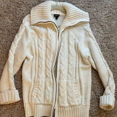 Torrid Chunky Cable Knit Heavy Sweater Jacket Coat, Size 00, Ivory Cream Color, Heavy Warm And Substantial With An Oversized Lapel Collar. This Is From My Personal Closet. I Loved It, But Never Had An Occasion To Wear It. Please Give It A New Home And Enjoy This Beautiful Sweater Coat. It’s Selling For Rather High Prices Over On *Bay. Knit Zipper Sweater, White Sweater Jacket, Winter Board, Clothes Wishlist, Personal Closet, Zipper Sweater, Knitted Jacket, Cream Jacket, Collarless Jacket