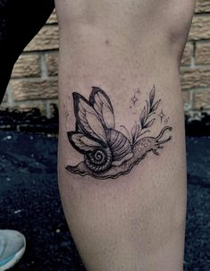 Snail with Butterfly Wings Fine Line Tattoo Black and White Wings Fine Line Tattoo, Snail Photography, Snail Tattoo, Alas Tattoo, Henna Ink, Mum Tattoo, Dragon Tattoo Ideas, Forest Tattoo