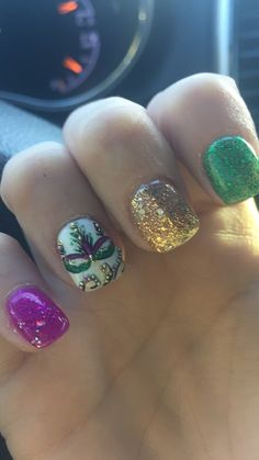 Mardi Gras Nail Colors, Mardi Gras Pedicure, Marci Grad Nails, New Orleans Nail Designs Ideas, Short Mardi Gras Nails, Mardi Gras Nails Dip, Mardi Gras Gel Nails, Mardi Gras Gel Nails Ideas