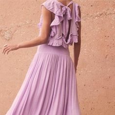 Nwt Free People Augusta Lilac Ruffle Top & Skirt Set, Size S New With Tags (Only Top Has The Tag Attached). Sold Out On Website Fast Shipping Measurements Top Length: 15.75 In Bust: 25.5 In Waist: 26.25 In Skirt Length: 38.75 In Top Skirt Set, Free People Skirt, Women Skirts Midi, Ruffle Top, Skirt Length, Color Purple, Skirt Set, Midi Skirt, Lilac