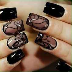 After fur nails, you probably thought that you had seen all the craziest nail art ideas. Black Quince Nails Short, Translucent Black Nails, Black Formal Nails, Short Black Square Nails, Short Square Nails Ideas, Edgy Nails, Short Square Nails, Manicure Diy, Nails Only