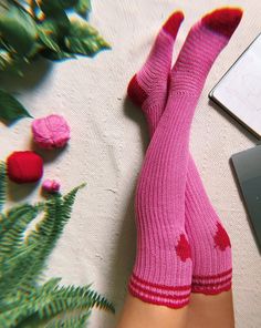 Handmade Pink Casual Socks, Comfortable Hand Knitted Pink Socks, Handmade Comfortable Pink Socks, Valentine Crochet, Got Costumes, Heart Socks, Strappy Crop Top, Valentines Crochet, Crochet Socks