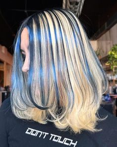 Two Toned Color Dimension Chunky Blue Highlights In Blonde Hair, Blue Highlights In Blonde Hair, Highlights In Blonde Hair, Highlights Blue