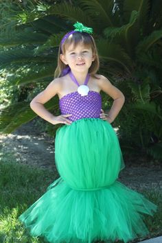 The Little Mermaid - 60 Fun and Easy DIY Halloween Costumes Your Kids Will Love Diy Kid Halloween Costumes, Kid Halloween Costumes, Easy Diy Halloween Costumes, Ariel Costumes, Kid Halloween, Hippie Halloween, Diy Halloween Costumes Easy